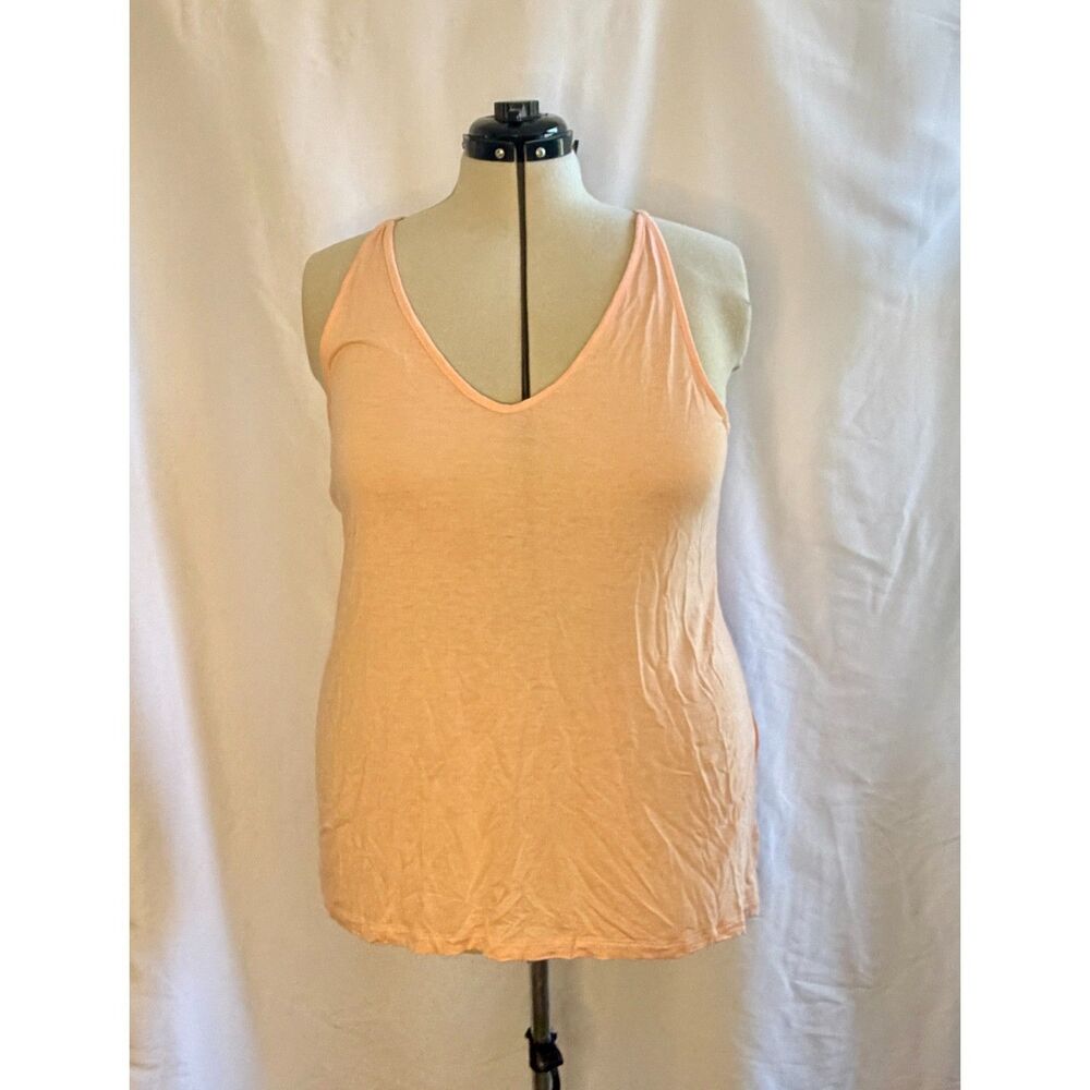 New without tags Old Navy lightweight peach V-neck tank top